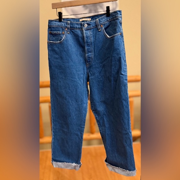 ✨ Levi’s Premium Ribcage Straight Ankle Jeans (Size 32) ✨ - Picture 2 of 7